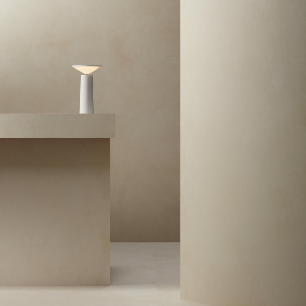 Aurora Tischlampe Dimmbar – Elegantes Design für Stilvolle Räume