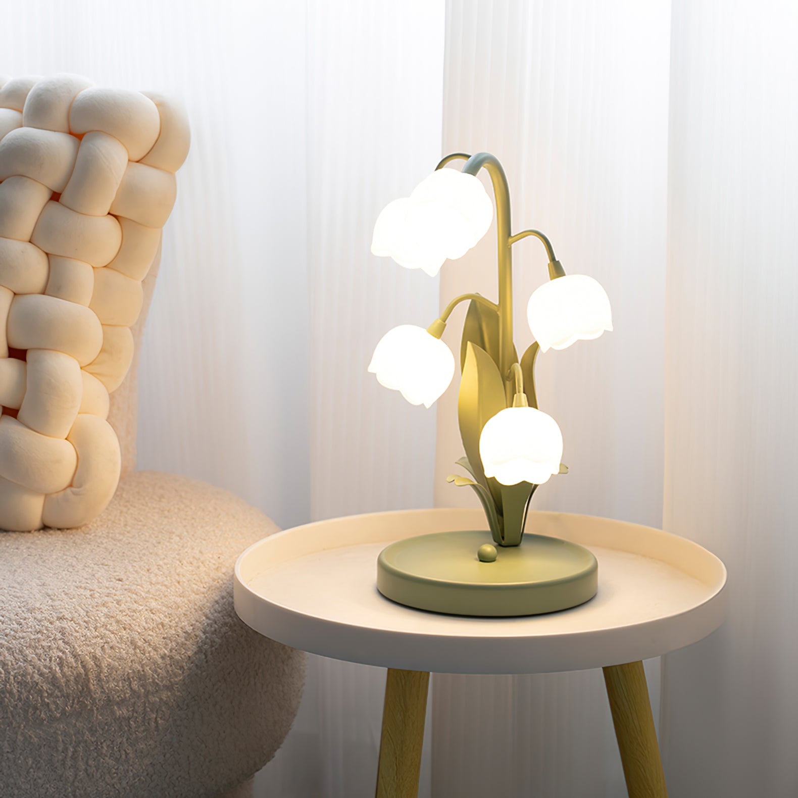 Bell Orchid Tischlampe – Elegantes Design mit Farbakzenten
