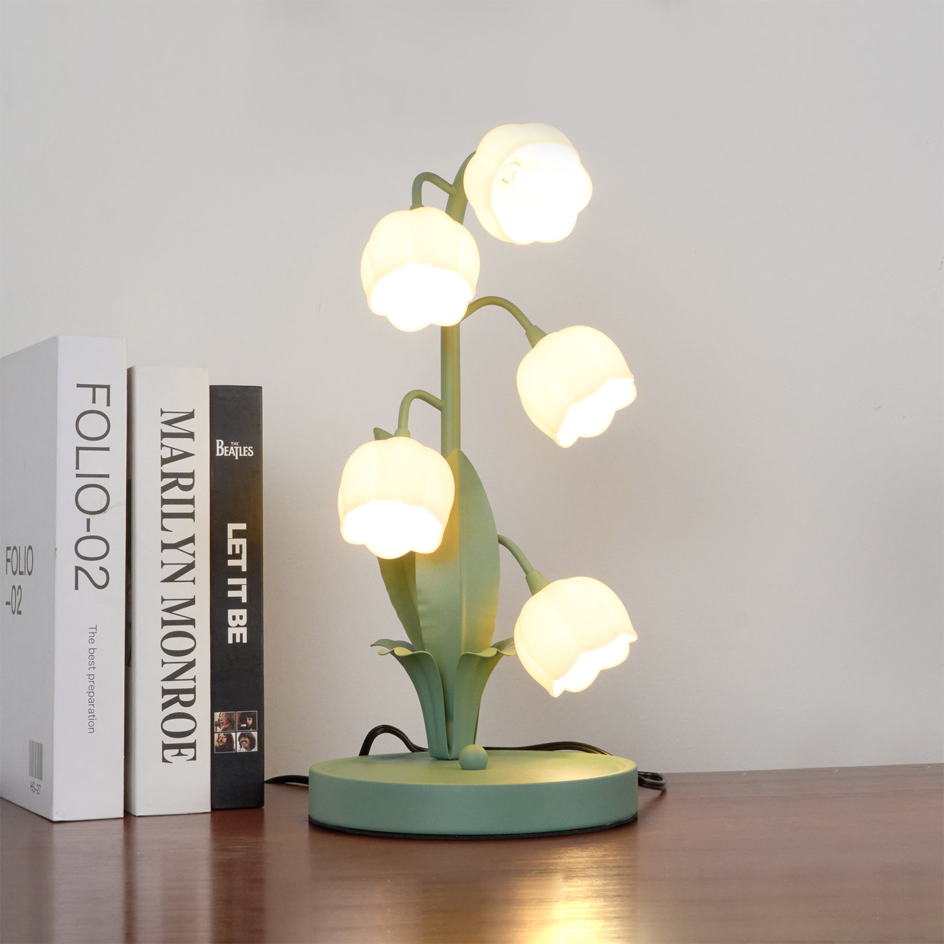 Bell Orchid Tischlampe – Elegantes Design mit Farbakzenten