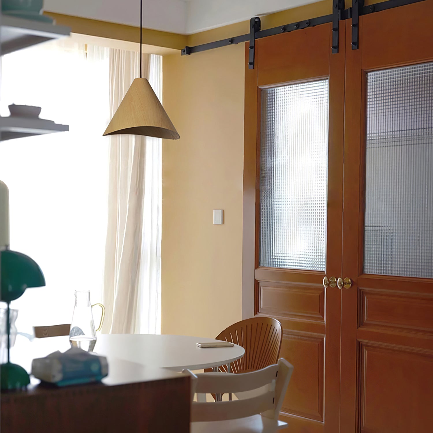 Conica Pendelleuchte aus Holz – Zeitlose Eleganz für Ihr Esszimmer