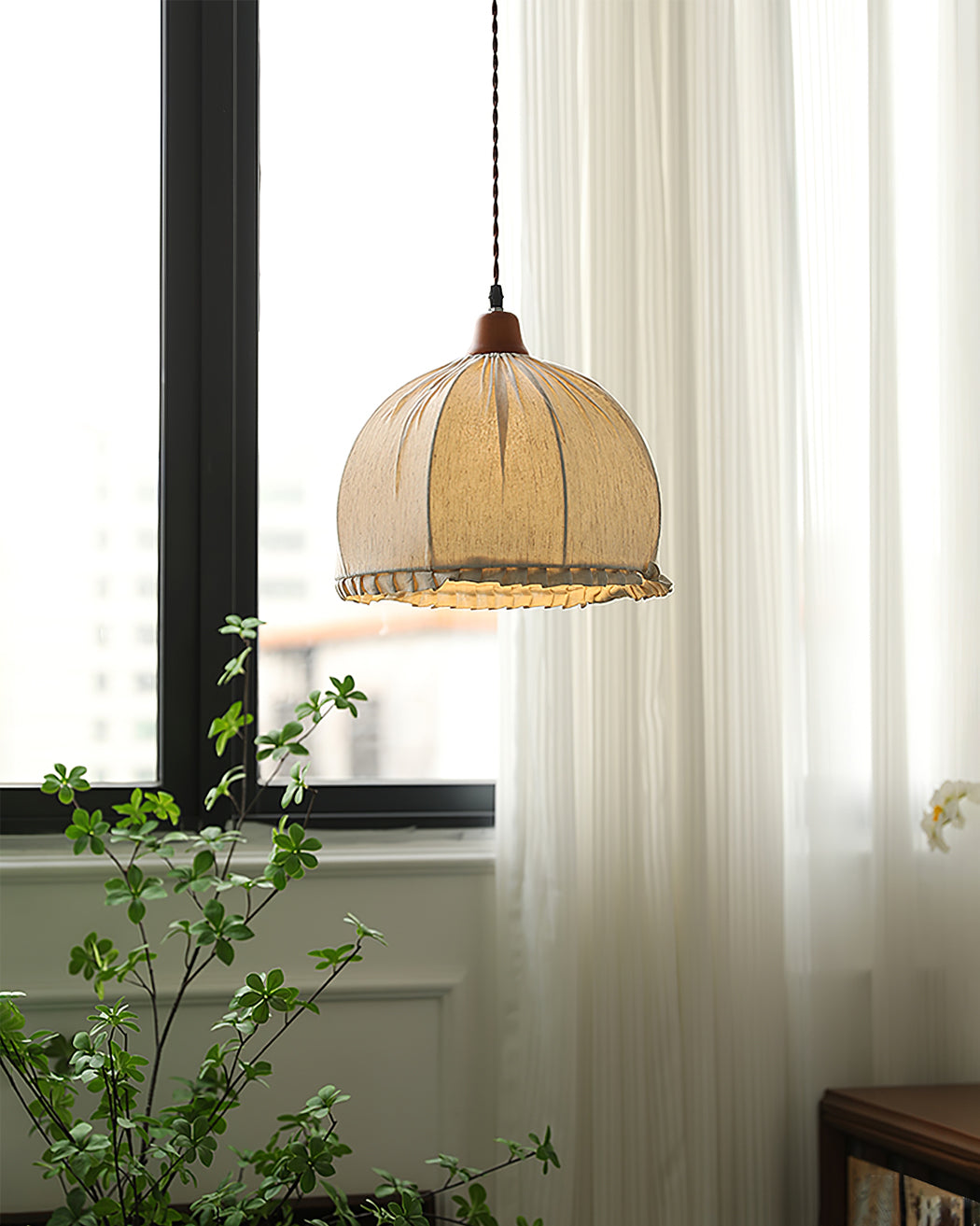 Dippa Pendelleuchte aus Holz und Stoff – Elegantes Design für Stilvolle Räume