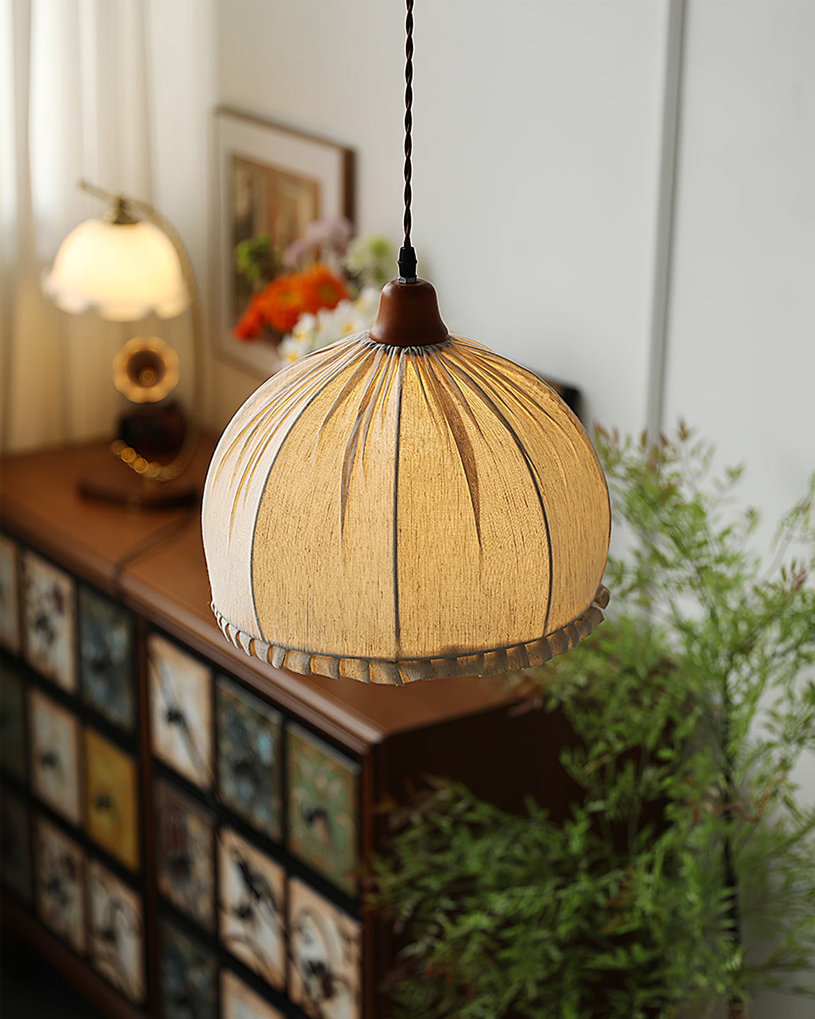Dippa Pendelleuchte aus Holz und Stoff – Elegantes Design für Stilvolle Räume