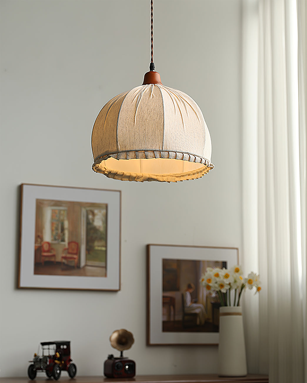 Dippa Pendelleuchte aus Holz und Stoff – Elegantes Design für Stilvolle Räume