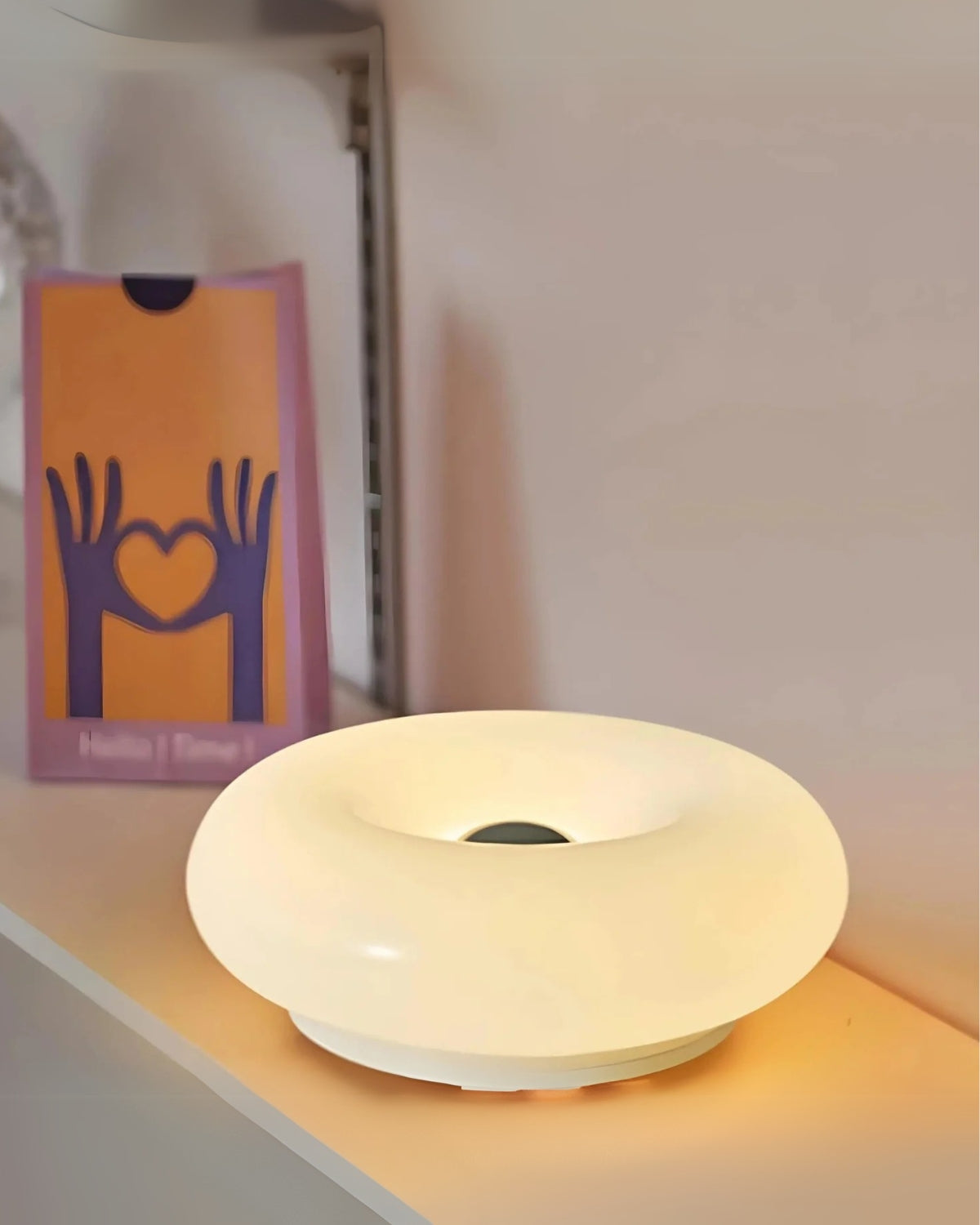 Runde Tischlampe Donutform – Sanfter Schein mit Modernem Design