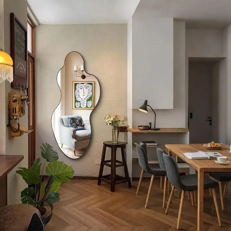 Abstrakter Unregelmäßiger Wandspiegel