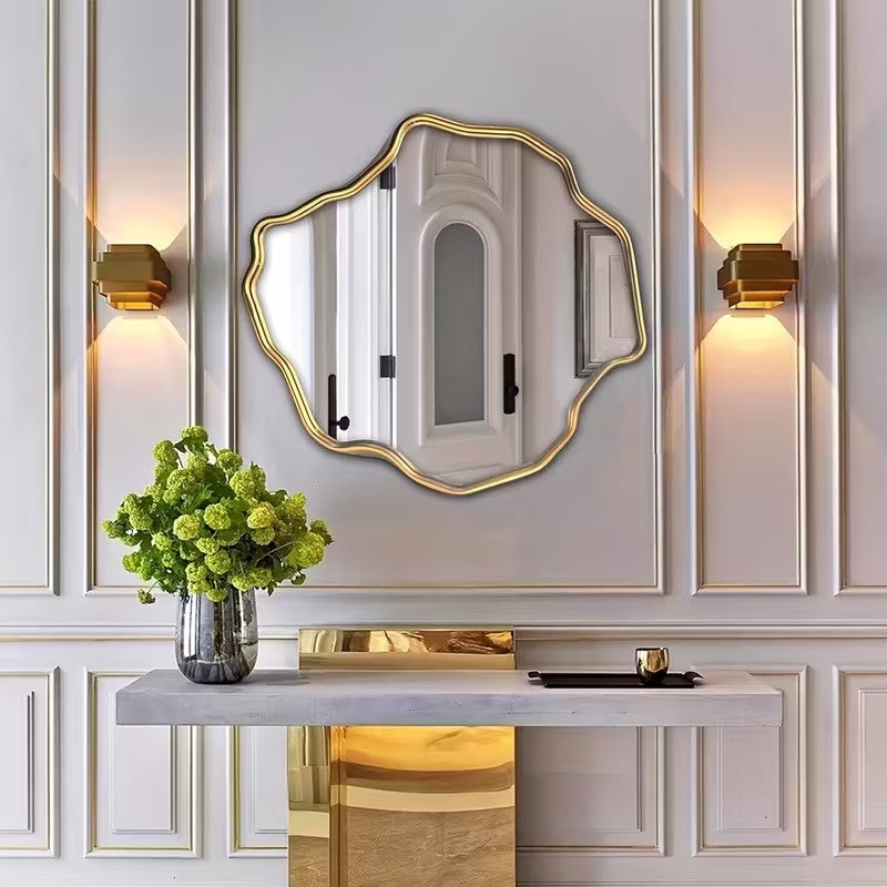 Asymmetrischer Wandspiegel