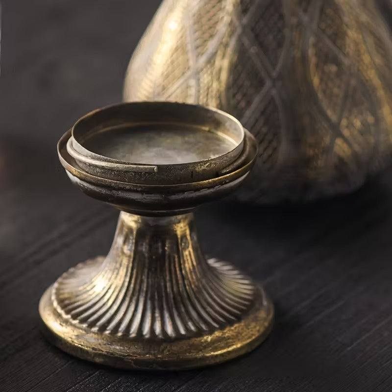 Dekorativer Kerzenhalter mit Abdeckung