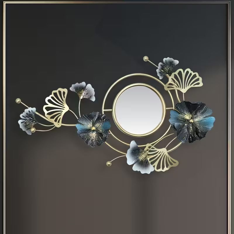 Dekorativer Wandspiegel mit Blumenrahmen