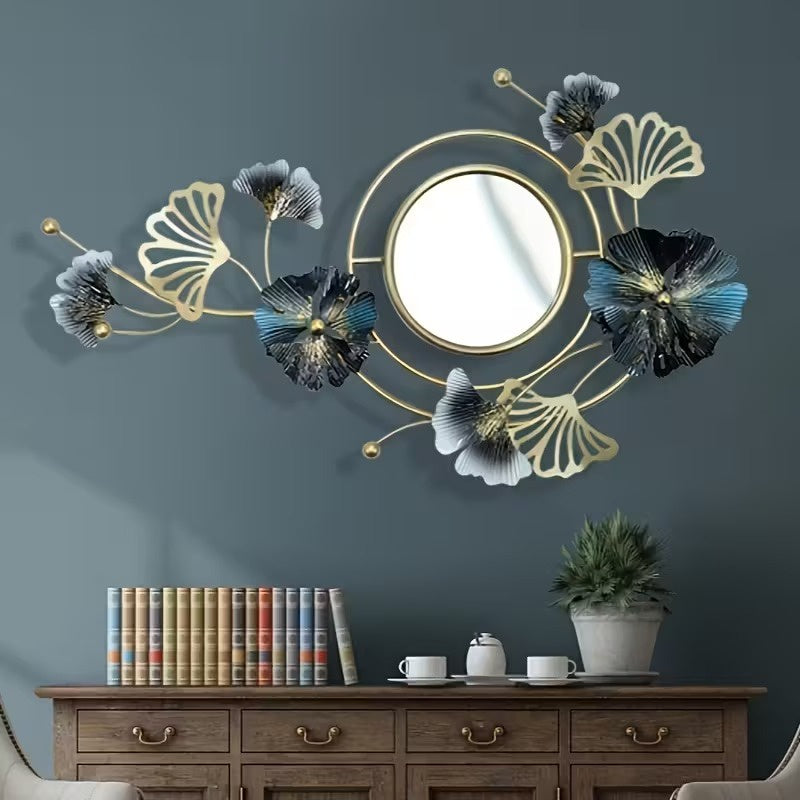 Dekorativer Wandspiegel mit Blumenrahmen