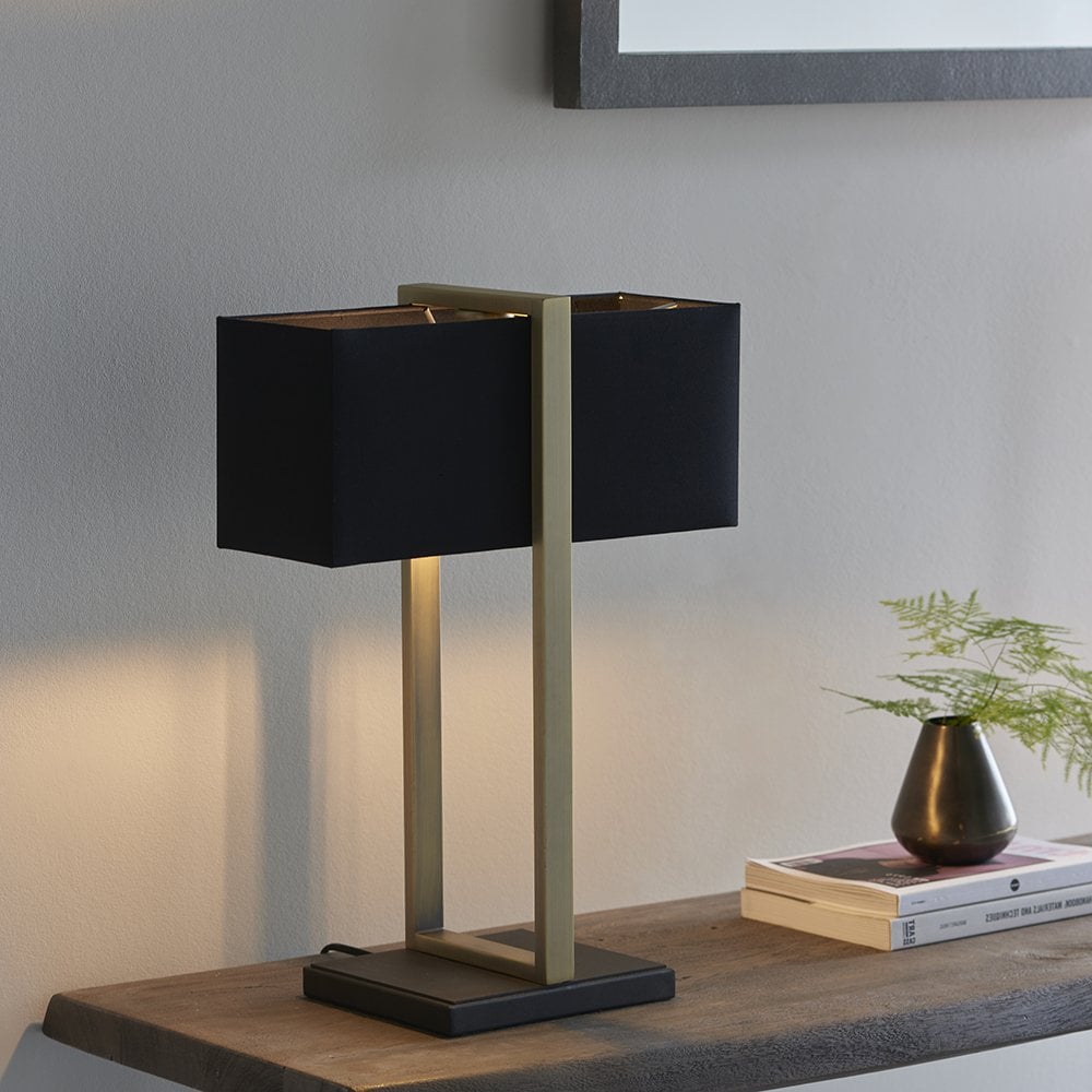 Holme Antike Messing Tischlampe – Stilvolles Licht für Elegante Räume 0