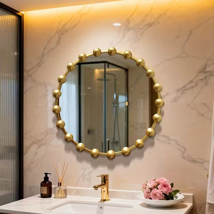 Runder Wandspiegel mit Kugelförmigen Akzenten