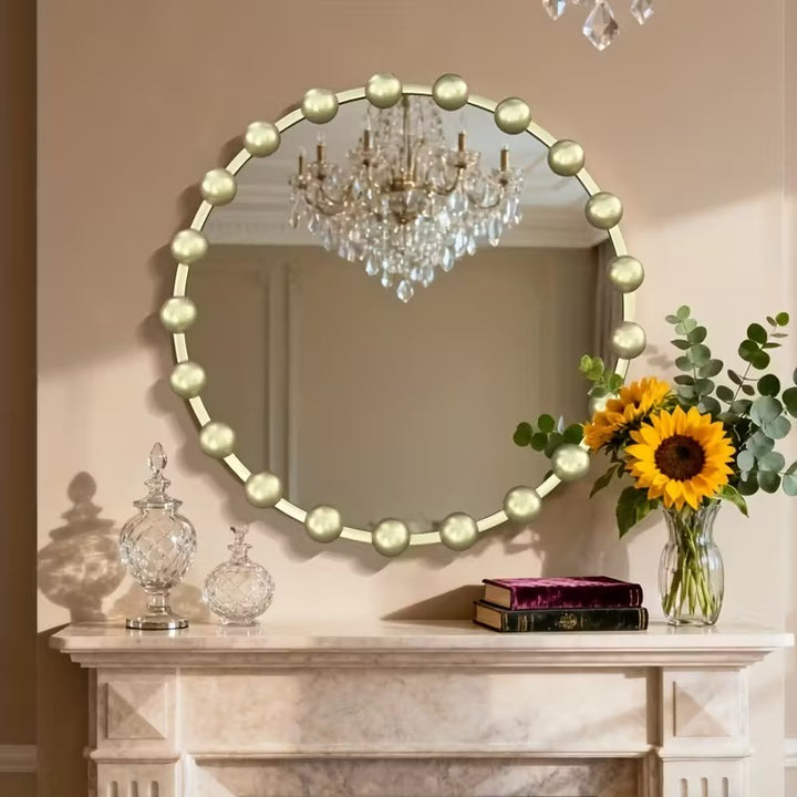 Runder Wandspiegel mit Kugelförmigen Akzenten